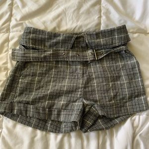 black and white shorts from forever 21